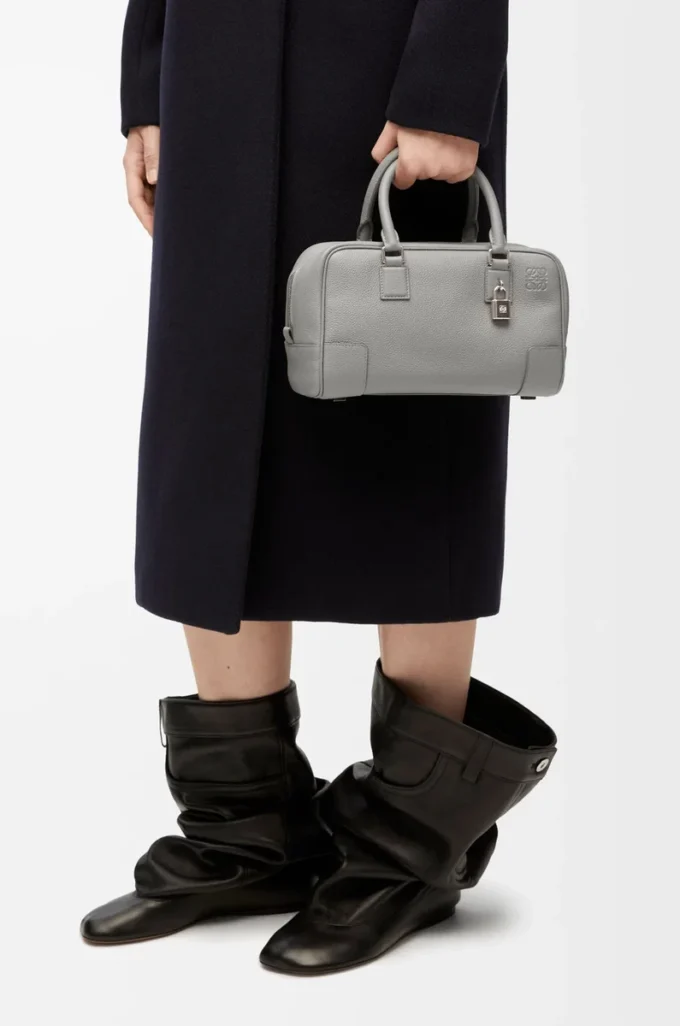 Amazona 23 bag in soft grained calfskin Pearl Grey
