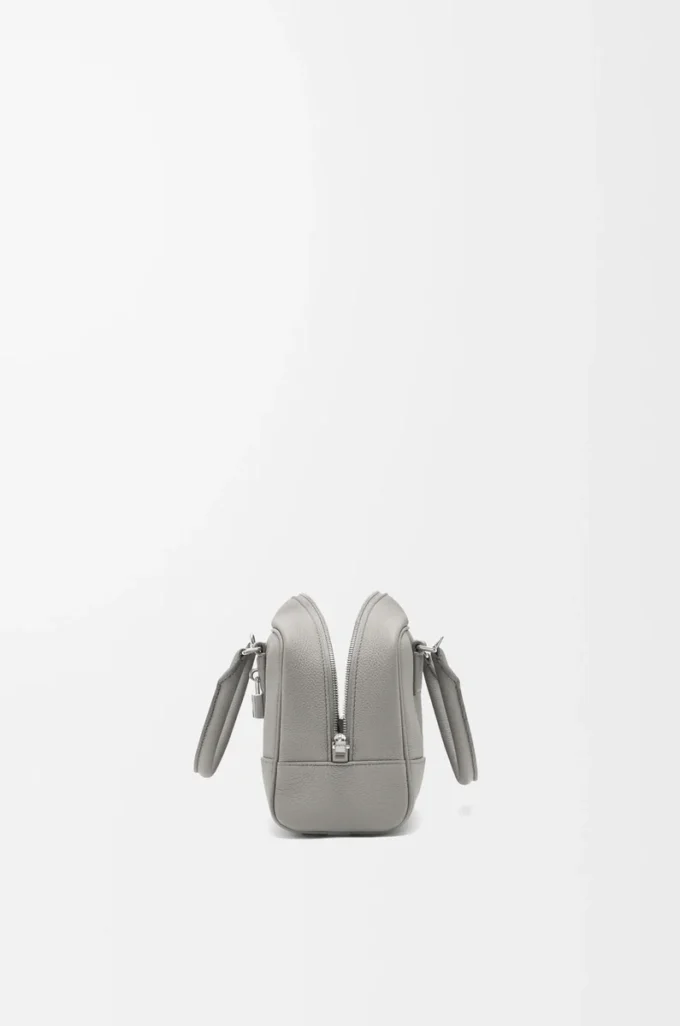 Amazona 23 bag in soft grained calfskin Pearl Grey