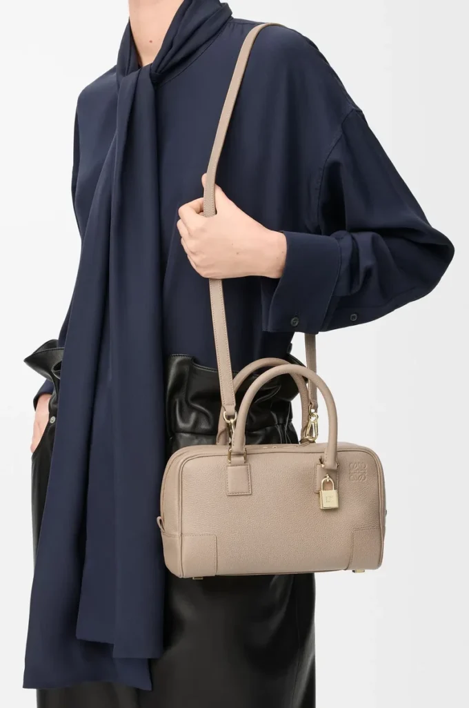 Amazona 23 bag in soft grained calfskin Sand