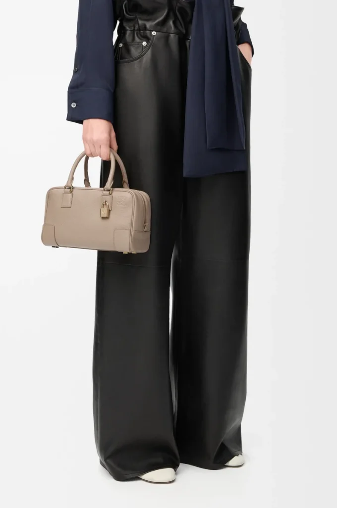 Amazona 23 bag in soft grained calfskin Sand