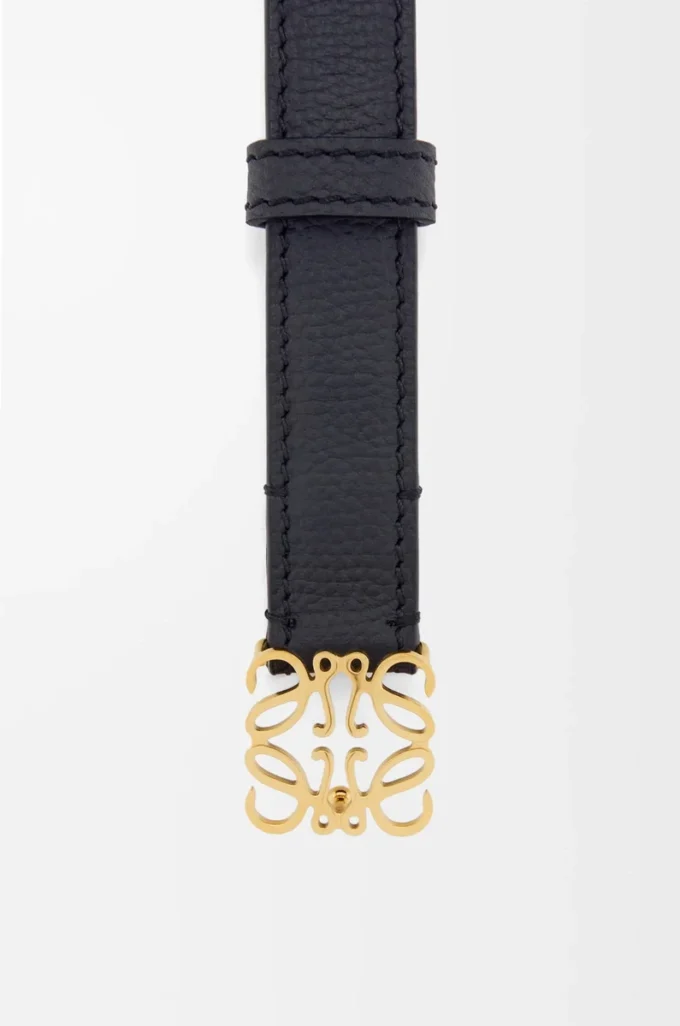Anagram belt in pebble grain calfskin Black/Gold