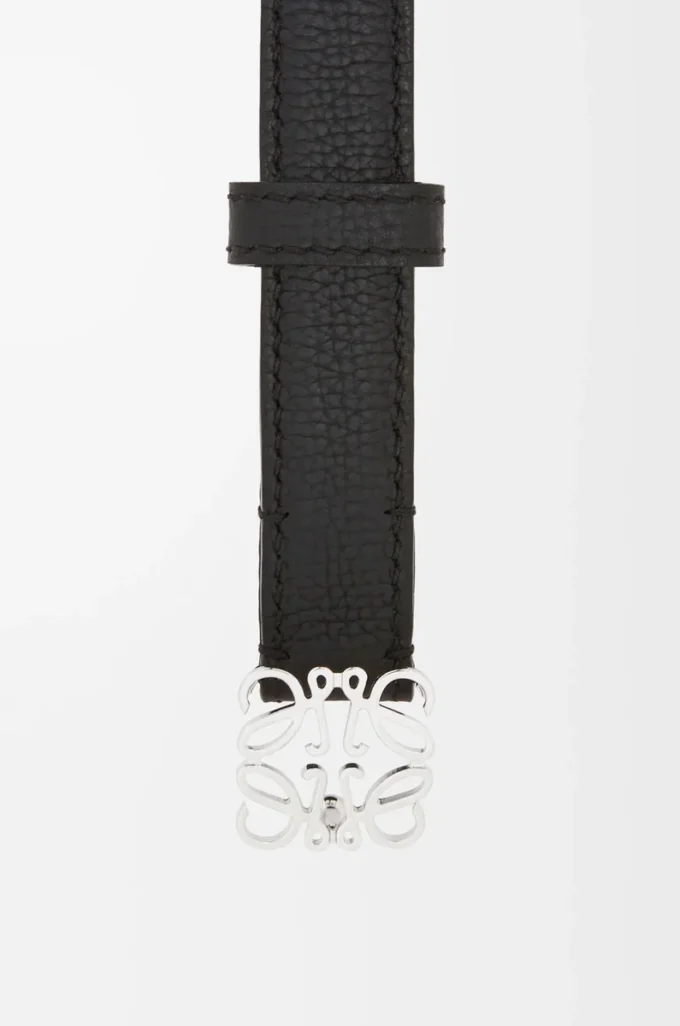 Anagram belt in pebble grain calfskin Black/Palladium