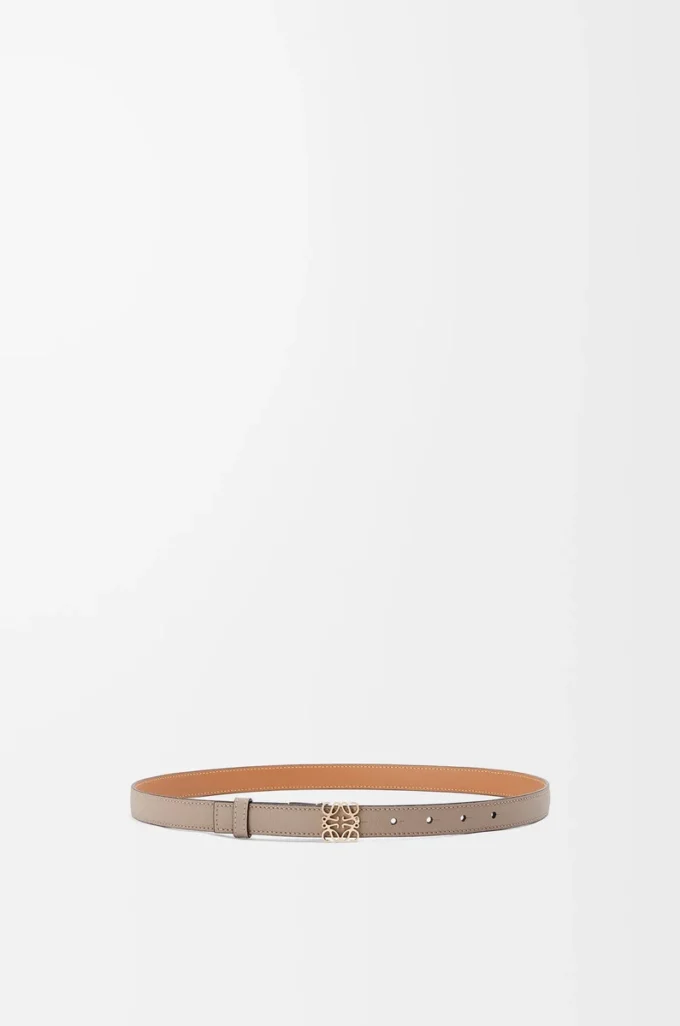Anagram belt in pebble grain calfskin Sand/Gold