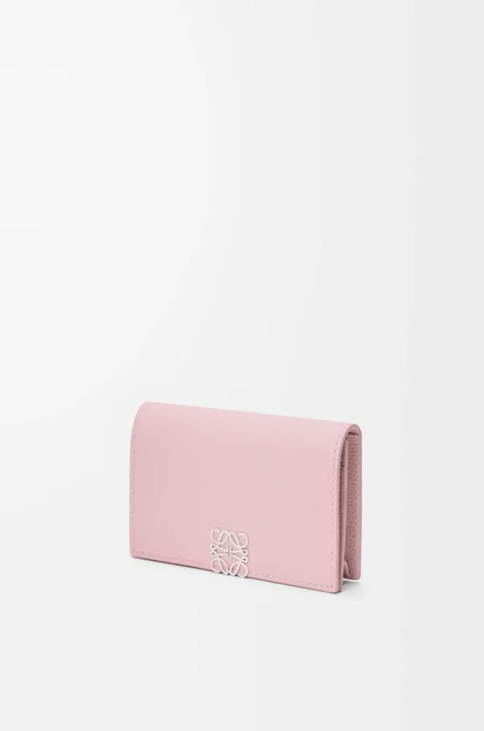 Anagram business cardholder in pebble grained calfskin Blossom