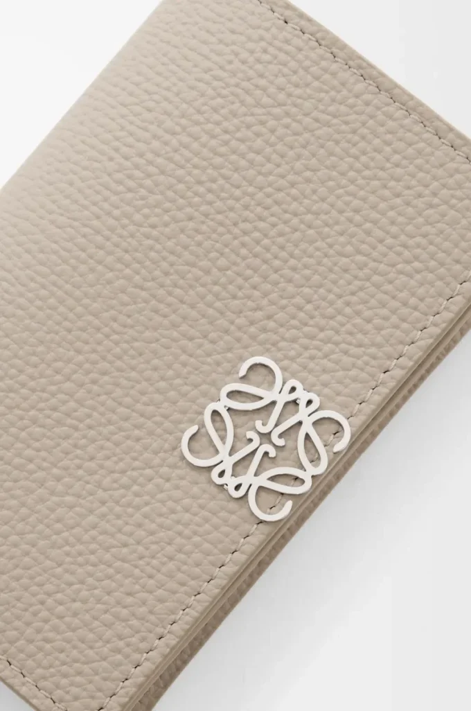 Anagram business cardholder in pebble grained calfskin Clay