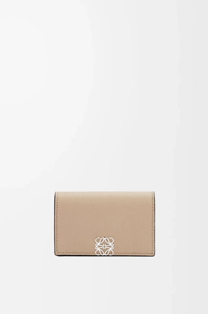 Anagram business cardholder in pebble grained calfskin Sand