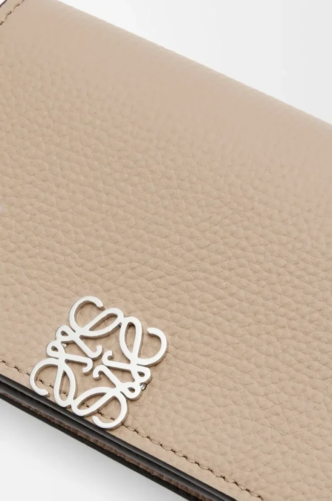 Anagram business cardholder in pebble grained calfskin Sand