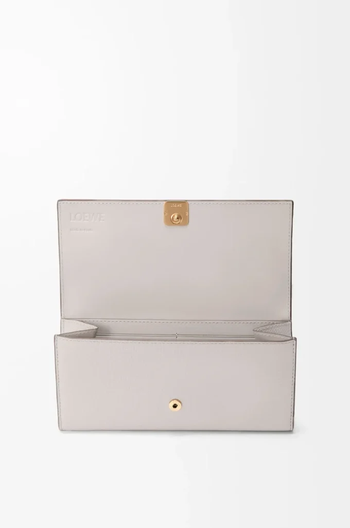 Anagram continental wallet in pebble grained calfskin Light Ghost Grey