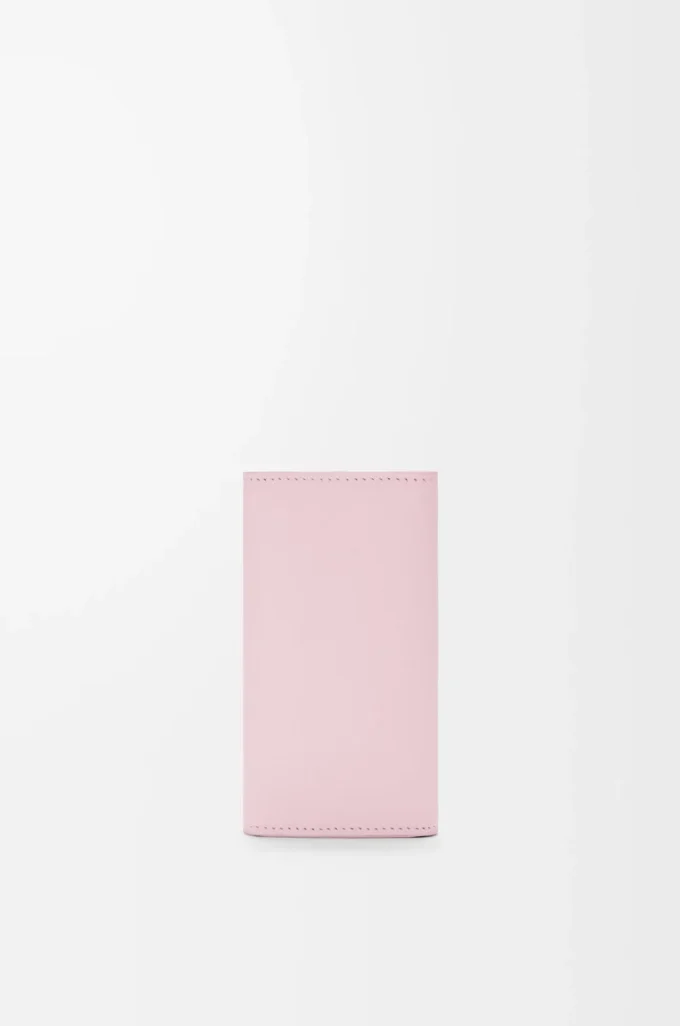 Anagram key case in pebble grained calfskin Blossom