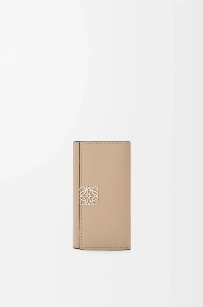 Anagram key case in pebble grained calfskin Sand Anagram key case in pebble grained calfskin Sand