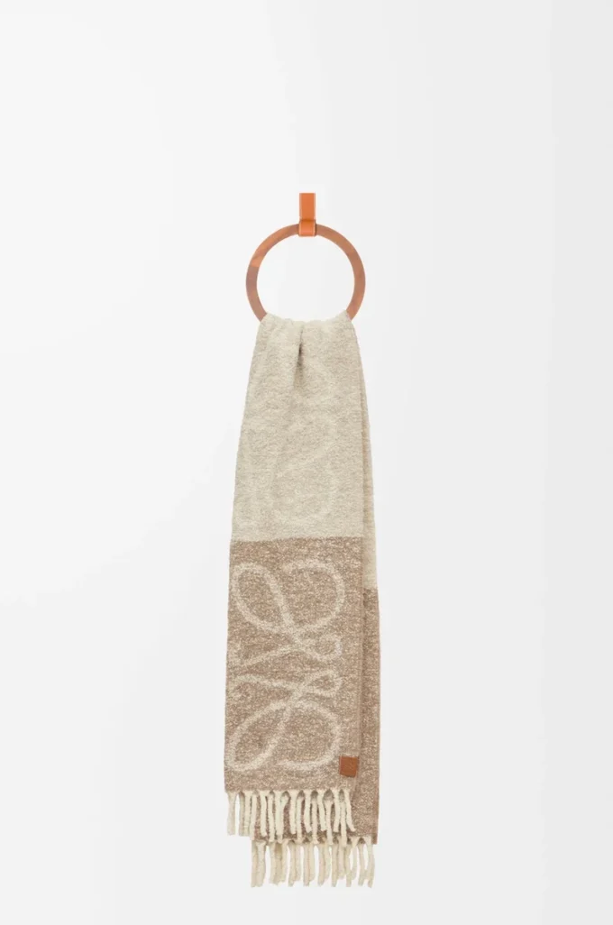 Anagram scarf in alpaca and wool Beige/White
