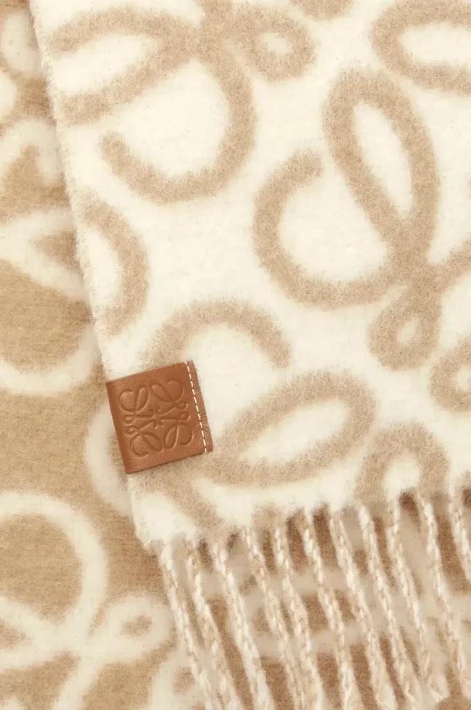 Anagram scarf in alpaca and wool blend Beige/White