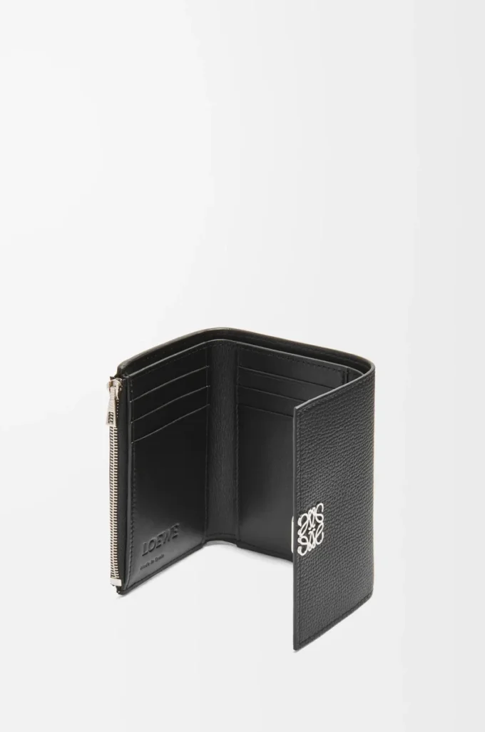 Anagram small vertical wallet in pebble grained calfskin Black