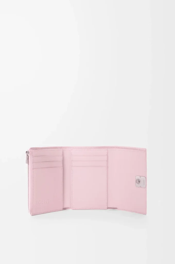 Anagram small vertical wallet in pebble grained calfskin Blossom