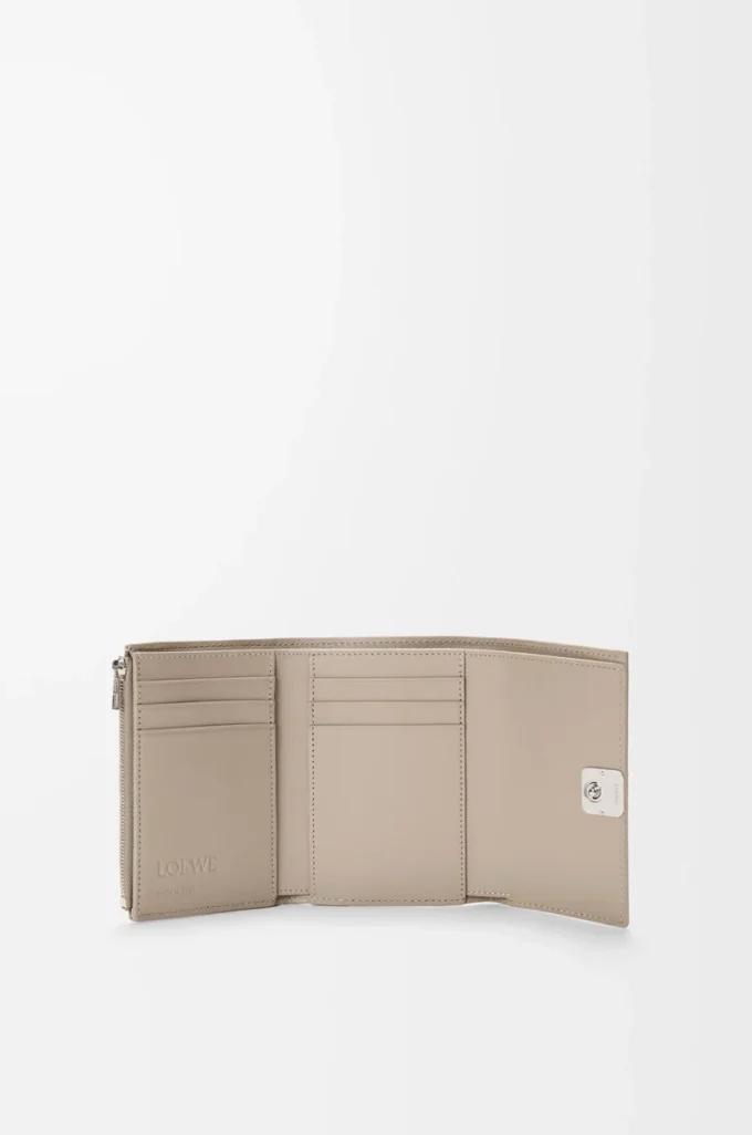 Anagram small vertical wallet in pebble grained calfskin Clay