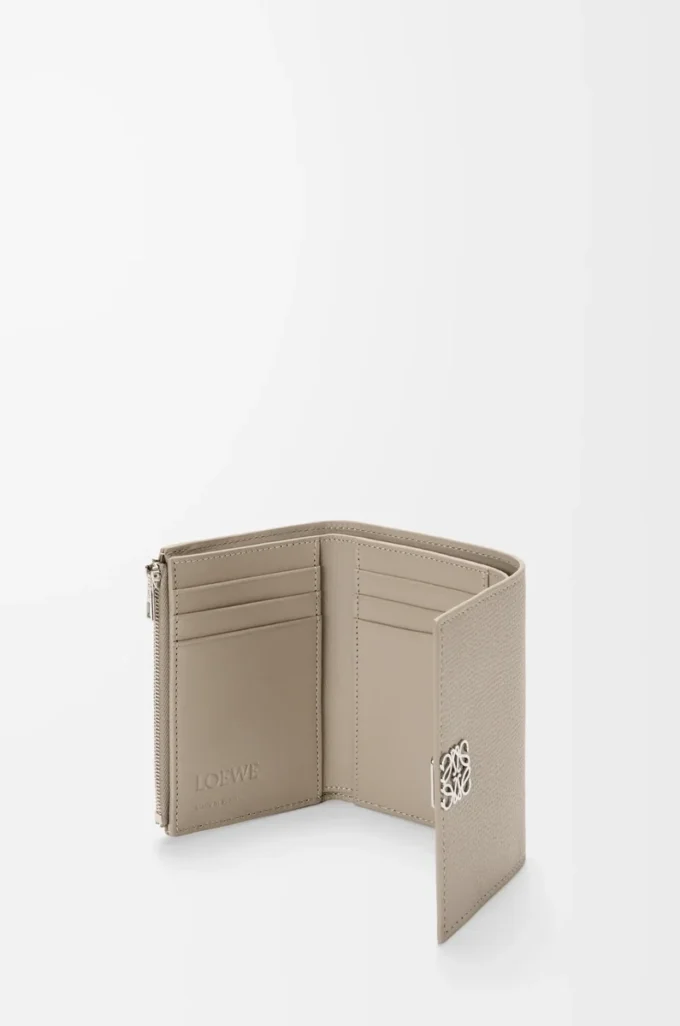 Anagram small vertical wallet in pebble grained calfskin Clay