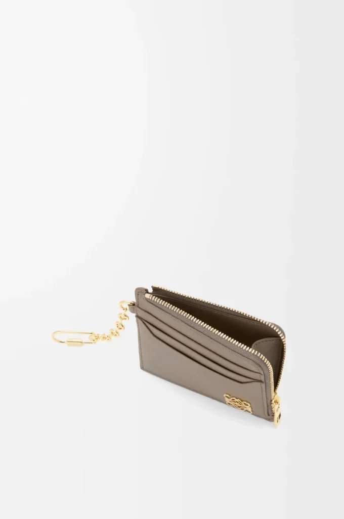 Anagram square coin cardholder in pebble grained calfskin Taupe Anagram square coin cardholder in pebble grained calfskin Taupe
