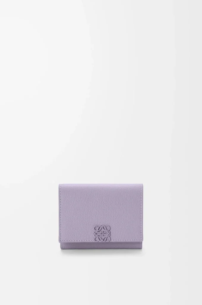 Anagram trifold wallet in pebble grained calfskin Dirty Mauve