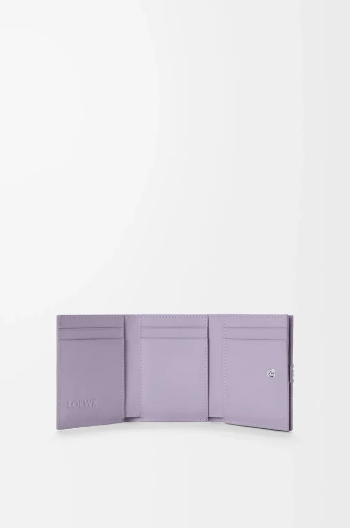 Anagram trifold wallet in pebble grained calfskin Dirty Mauve