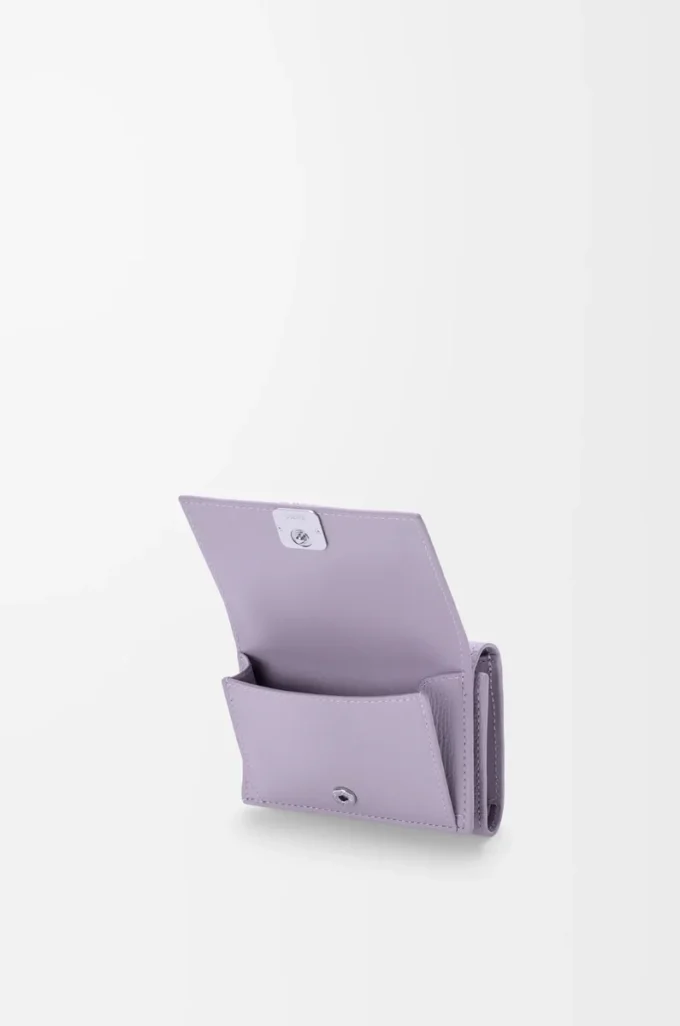 Anagram trifold wallet in pebble grained calfskin Dirty Mauve