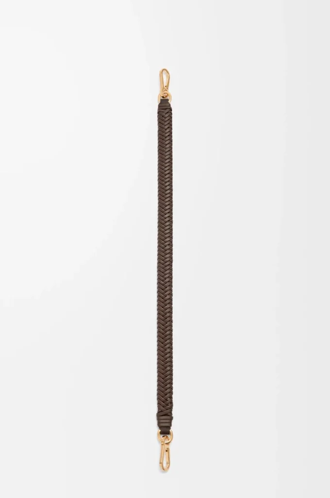 Arrow short strap in classic calfskin Chocolate