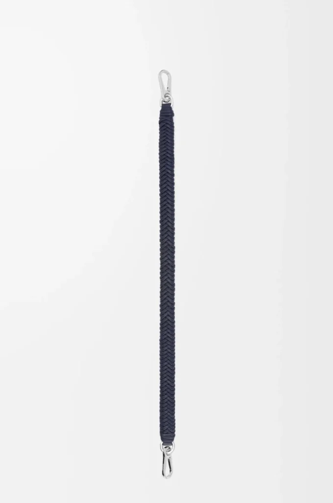 Arrow short strap in classic calfskin Deep Navy