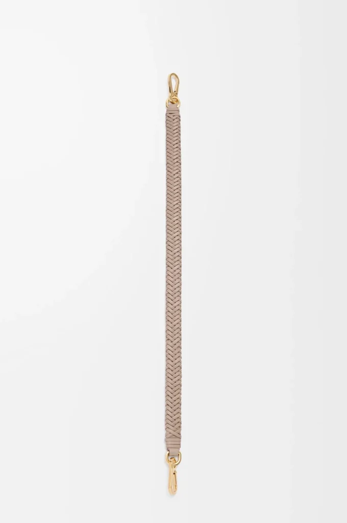 Arrow short strap in classic calfskin Sand