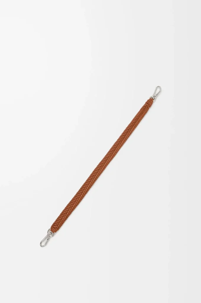 Arrow short strap in classic calfskin Squirrel