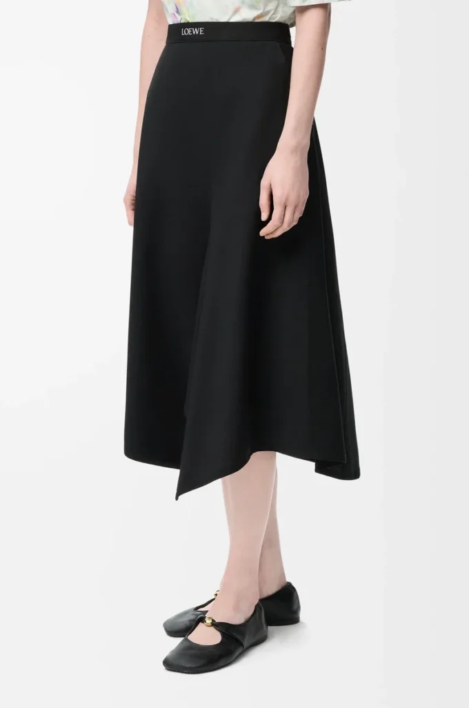 Asymmetric skirt in wool Black