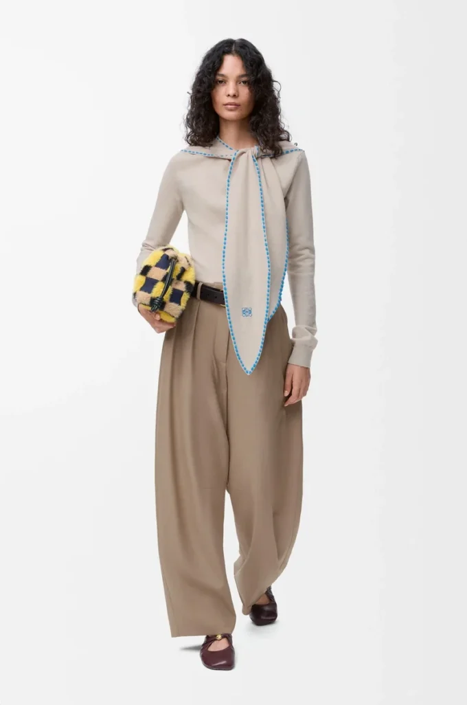 Barrel trousers in wool Sand Barrel trousers in wool Sand