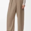 Barrel trousers in wool Sand Barrel trousers in wool Sand