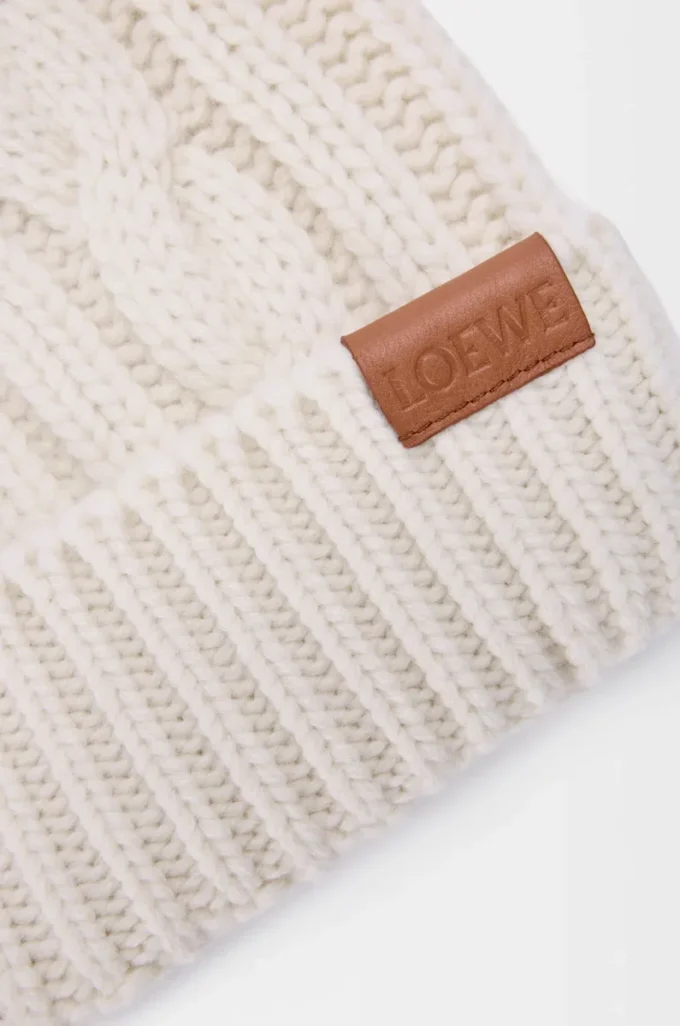 Beanie in wool Ecru