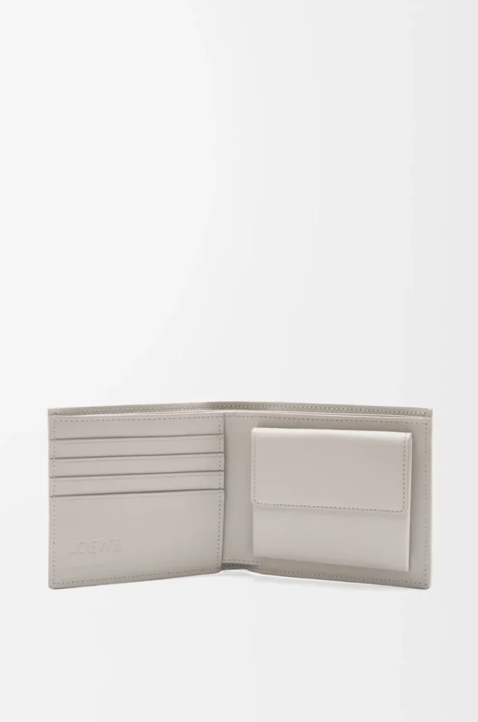 Bifold coin wallet in textured classic calfskin Shell Grey