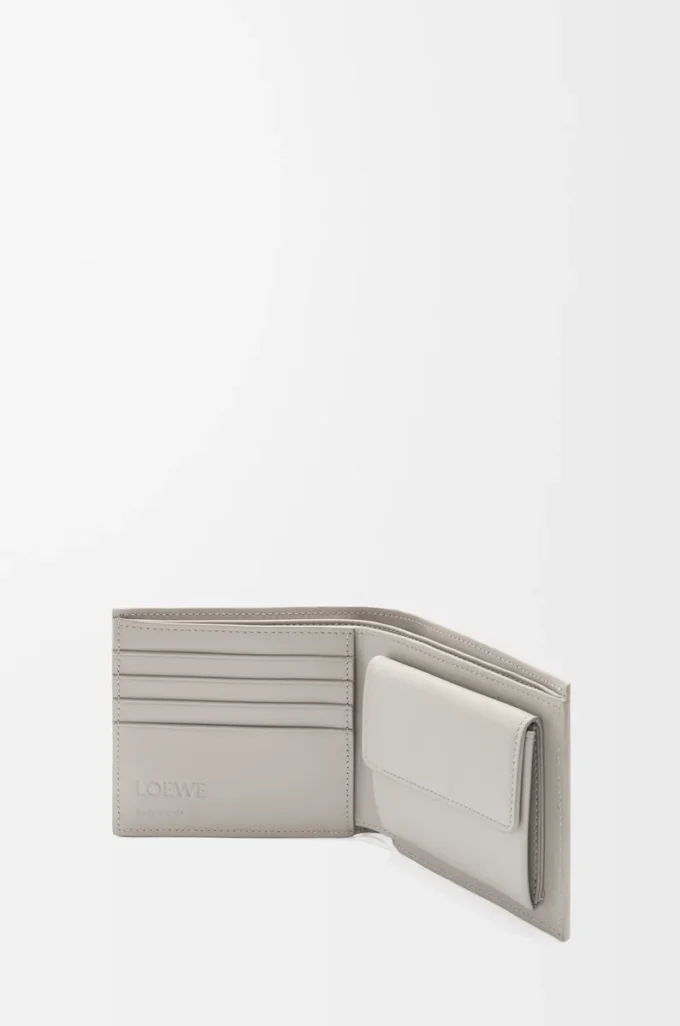 Bifold coin wallet in textured classic calfskin Shell Grey