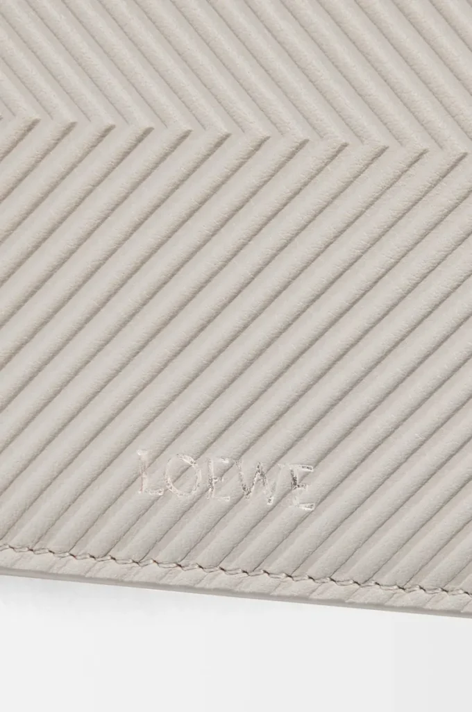 Bifold coin wallet in textured classic calfskin Shell Grey
