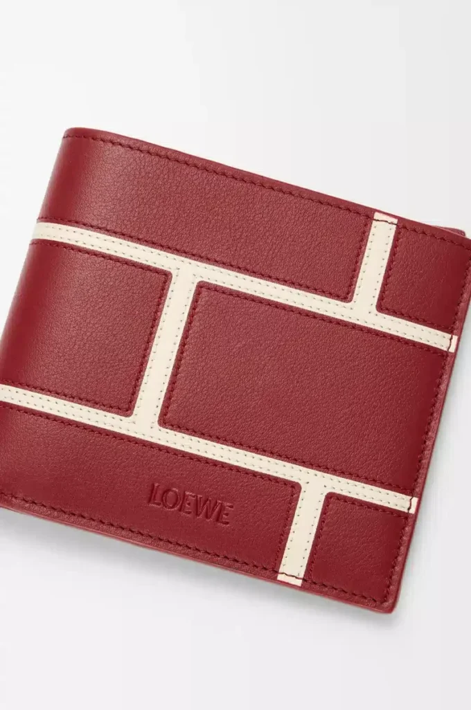 Bifold wallet in classic calfskin Burnt Red