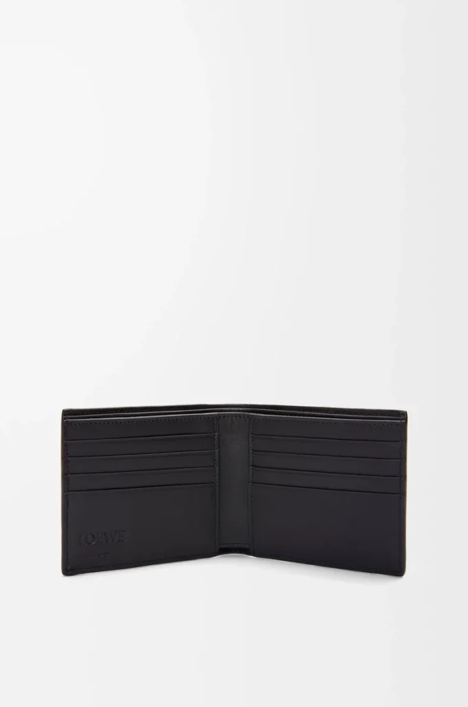 Bifold wallet in textured classic calfskin Black