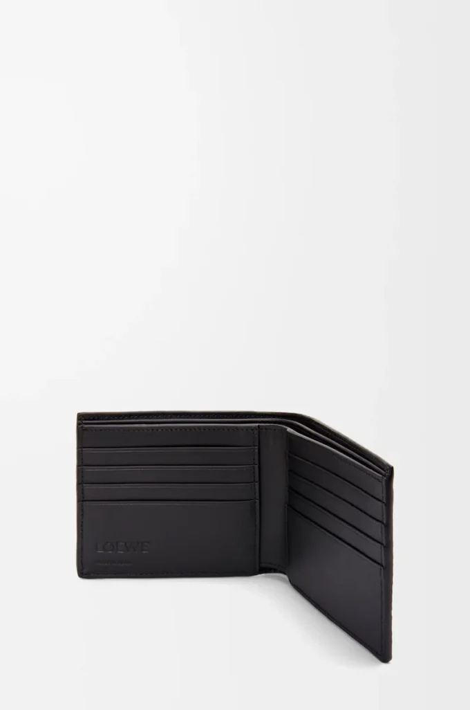 Bifold wallet in textured classic calfskin Black
