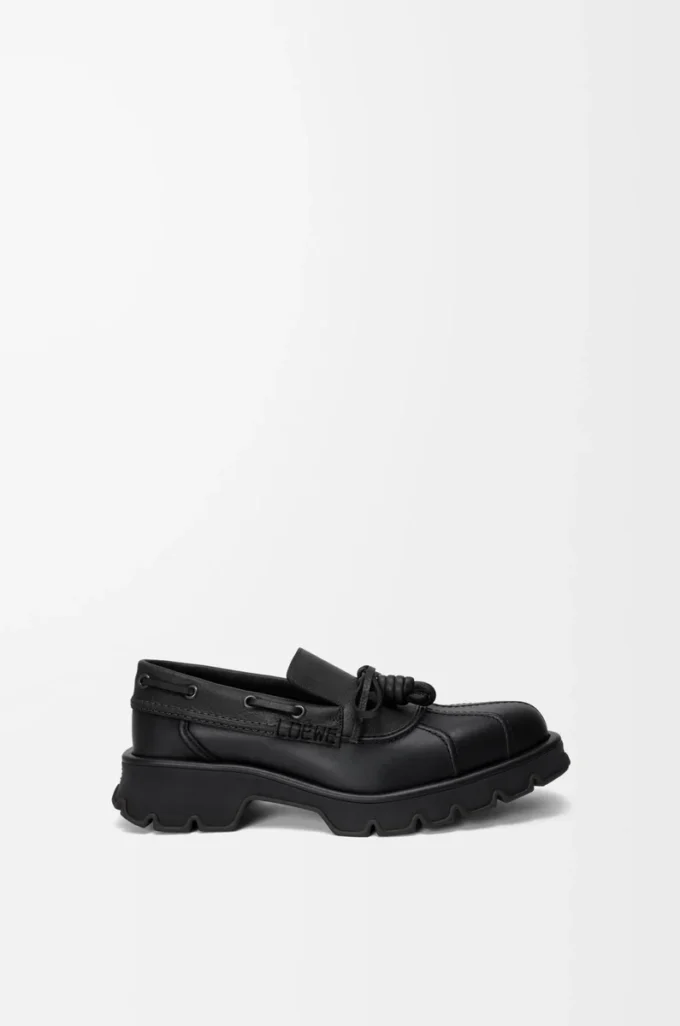 Bobby derby in calfskin and vegetable-tanned calfskin Black