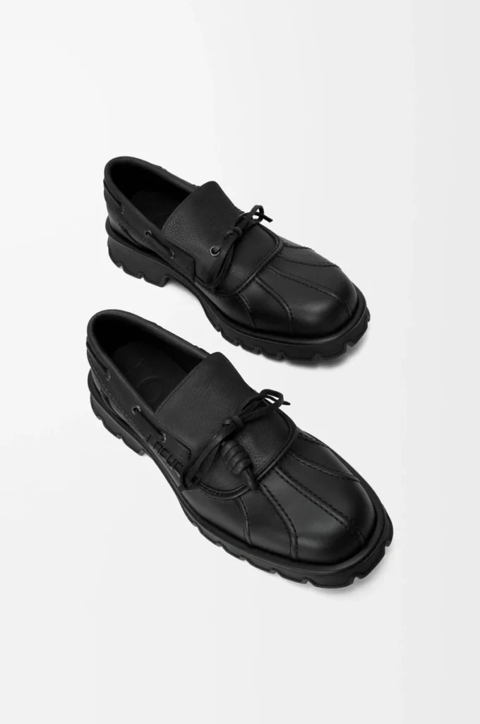 Bobby derby in calfskin and vegetable-tanned calfskin Black