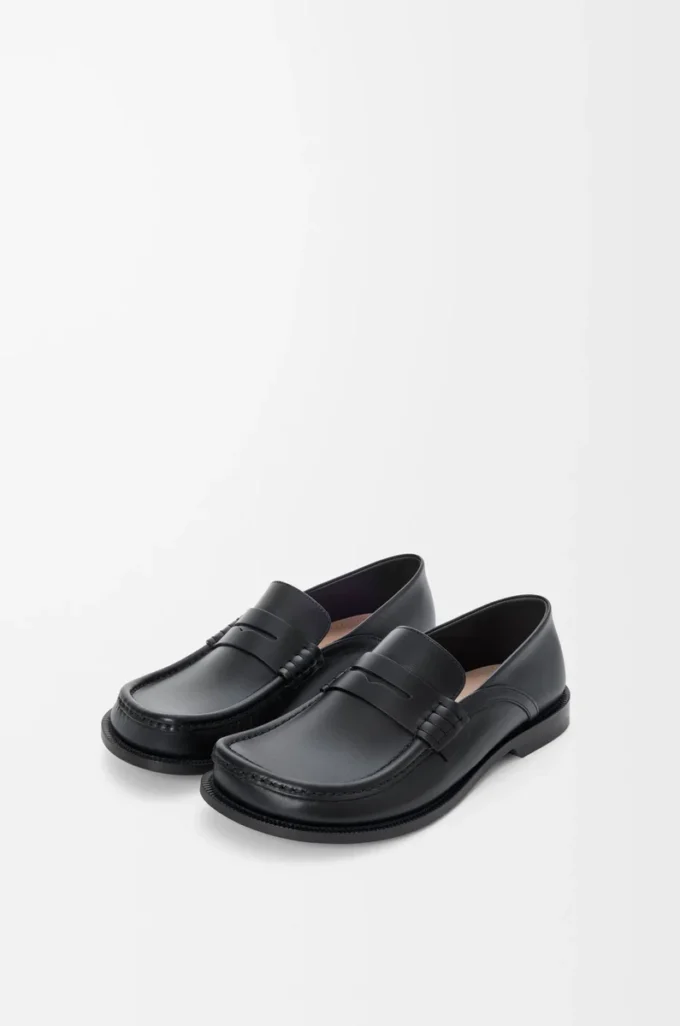 Campo flap back loafer in waxy calfskin Black