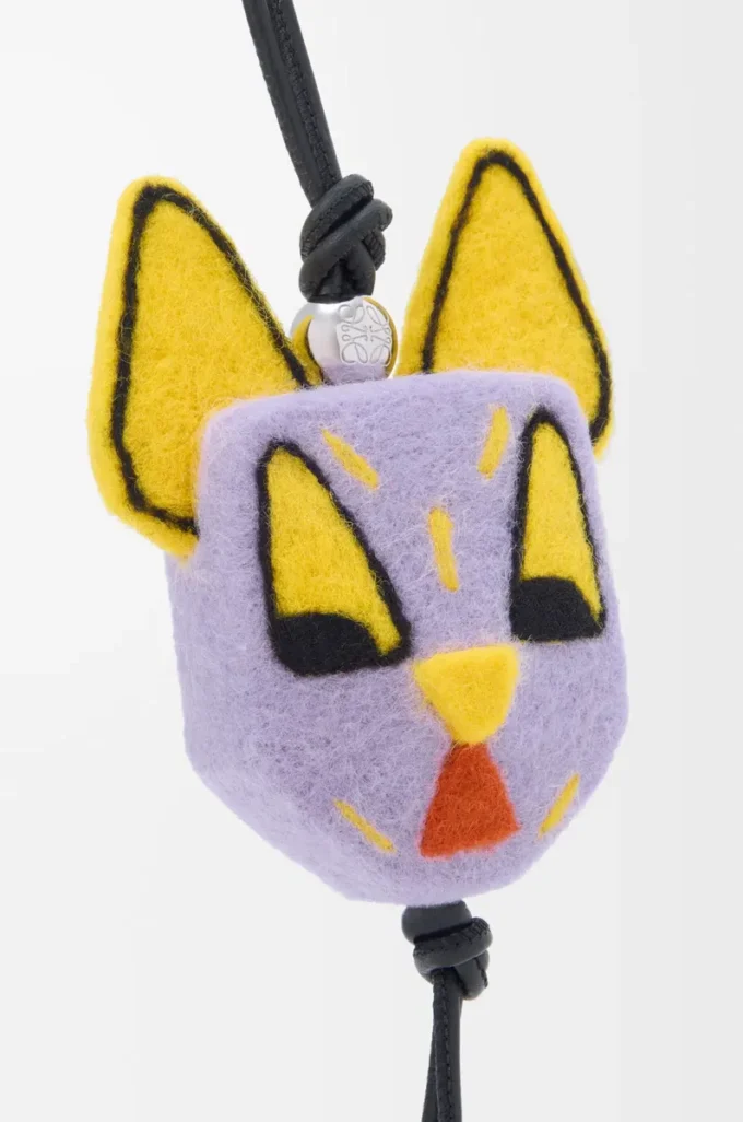 Cat charm in felt Purple/Yellow Cat charm in felt Purple/Yellow