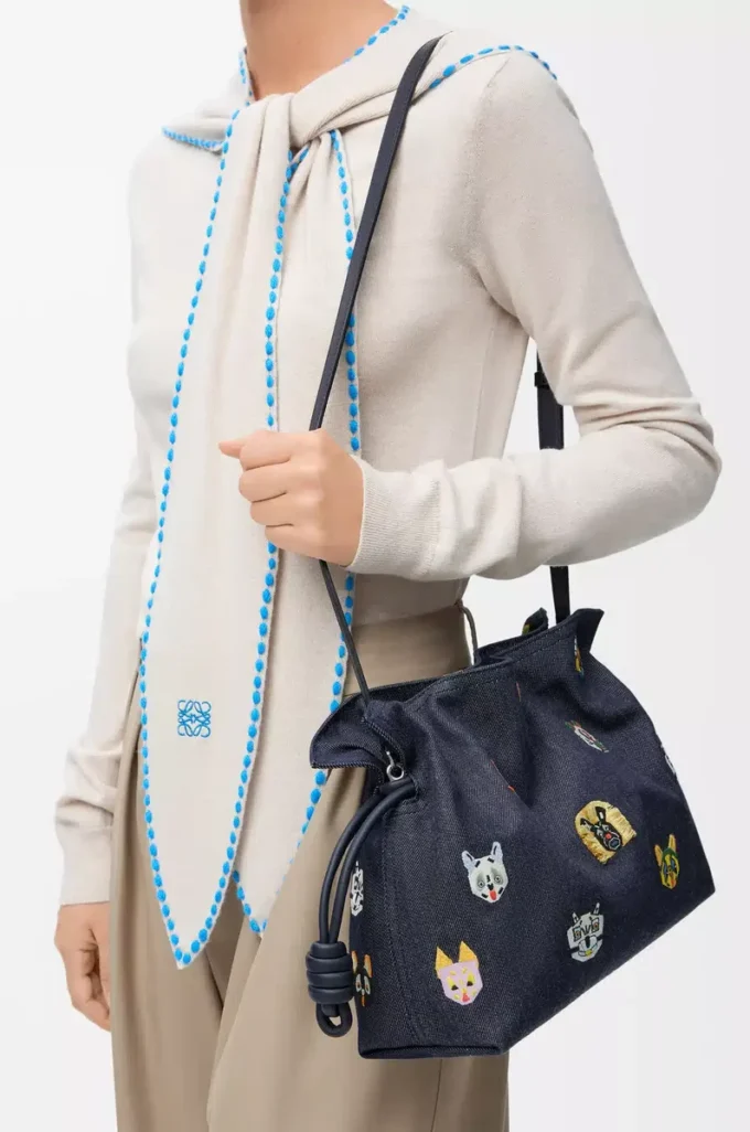 Cats medium Flamenco clutch in embroidered denim Blue