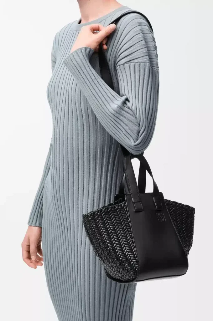 Compact Hammock bag in calfskin Black