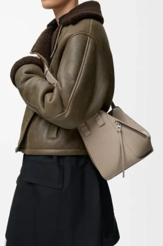 Compact Hammock bag in soft grained calfskin Clay