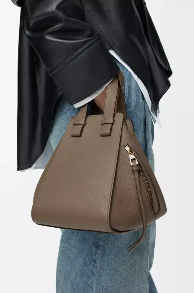 Compact Hammock bag in soft grained calfskin Taupe