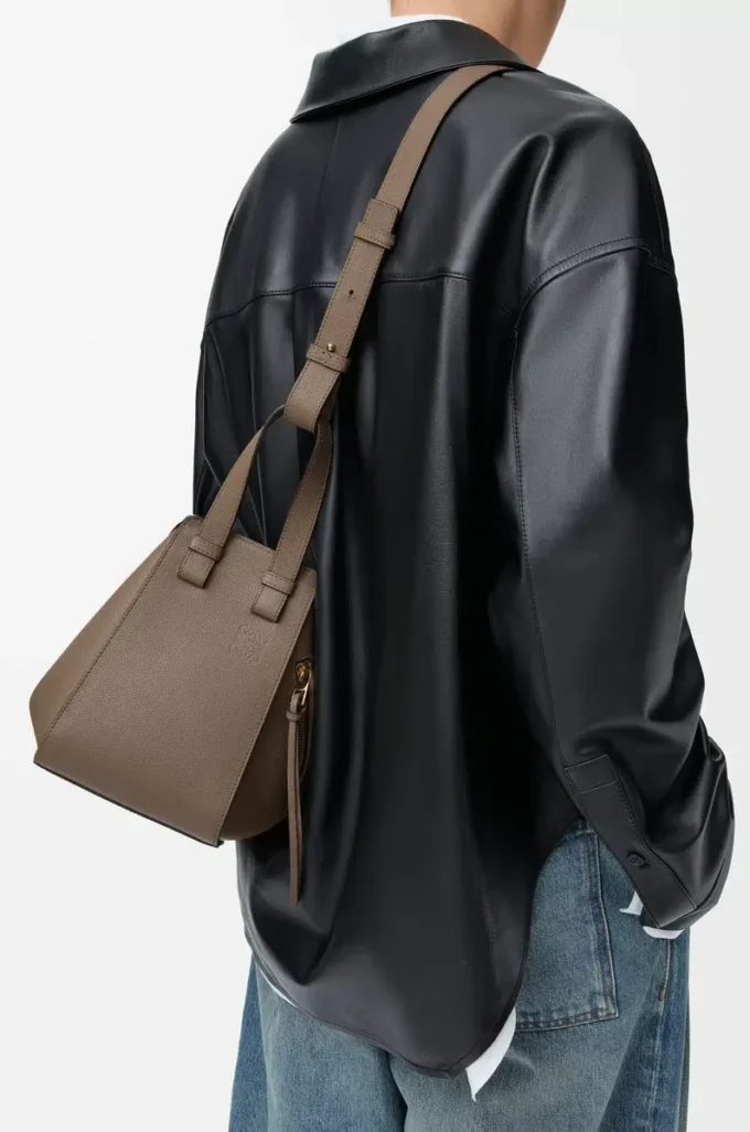 Compact Hammock bag in soft grained calfskin Taupe