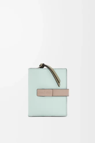 Compact zip wallet in soft grained calfskin Frozen/Clay