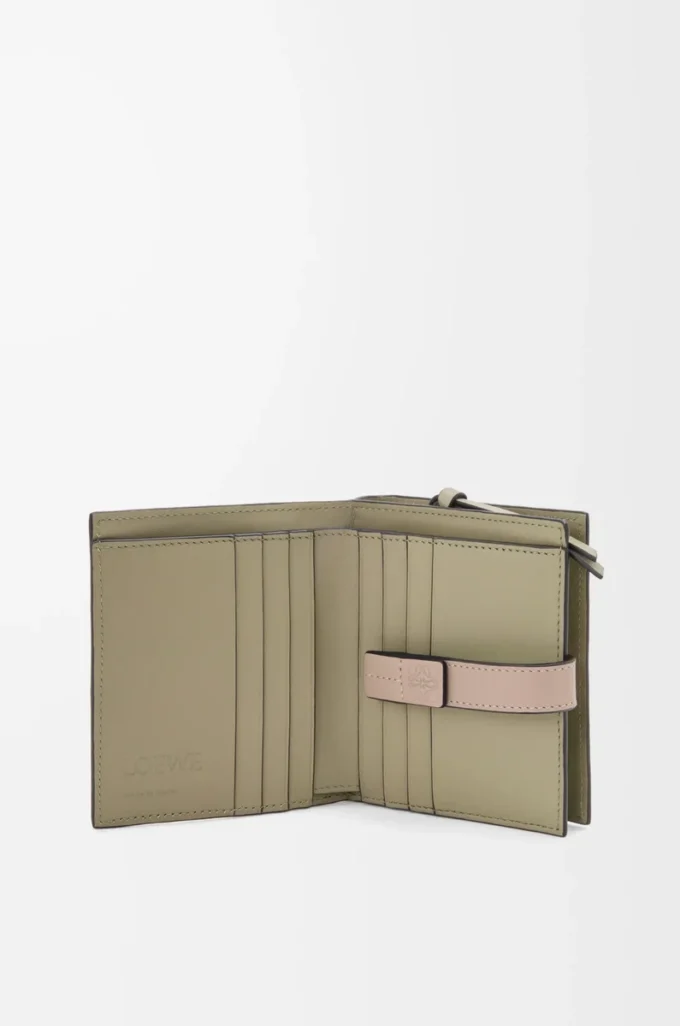 Compact zip wallet in soft grained calfskin Frozen/Clay Compact zip wallet in soft grained calfskin Frozen/Clay