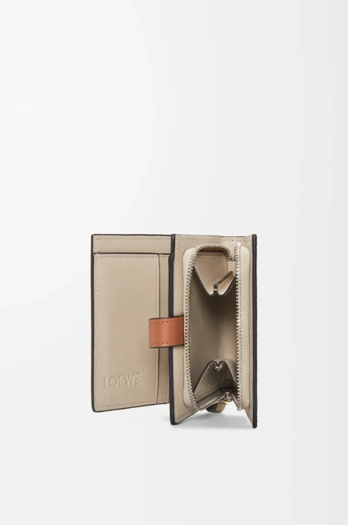 Compact zip wallet in soft grained calfskin Rosemary/Tan